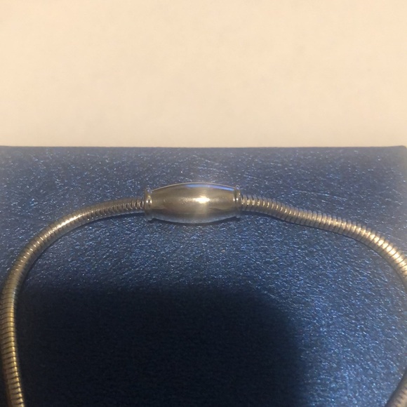 Silver Hamsa Charm bracelet - Picture 3 of 3